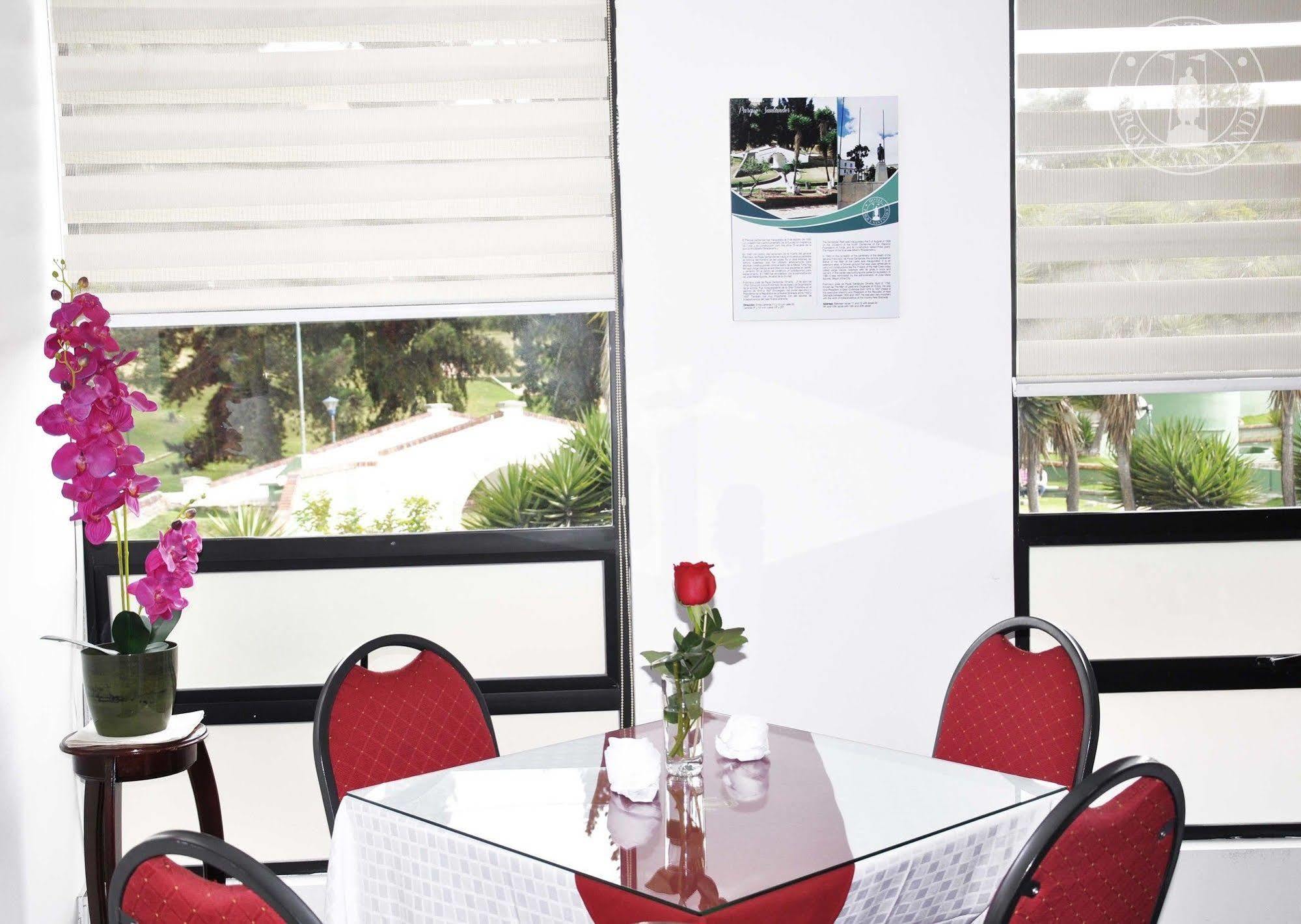 Hotel Parque Santander Tunja Dış mekan fotoğraf